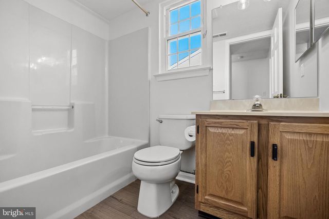 934 LARKSPUR PL S, Mount Laurel, NJ 08054