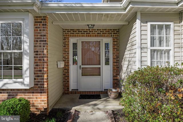 934 LARKSPUR PL S, Mount Laurel, NJ 08054