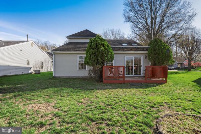 934 LARKSPUR PL S, Mount Laurel, NJ 08054