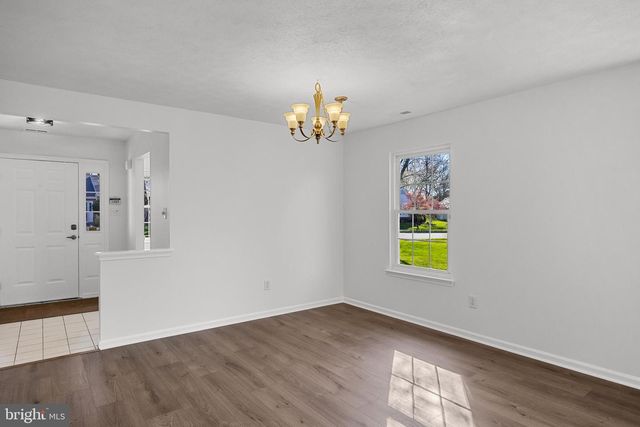 934 LARKSPUR PL S, Mount Laurel, NJ 08054