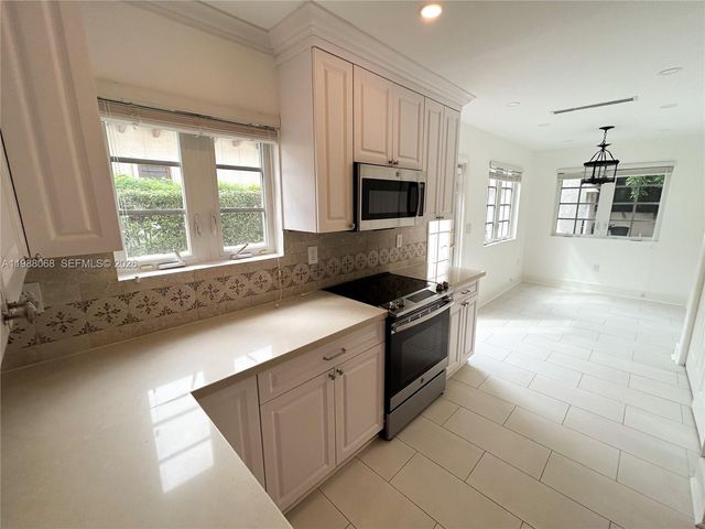 2504 Alhambra Cir 2504, Coral Gables, FL 33134