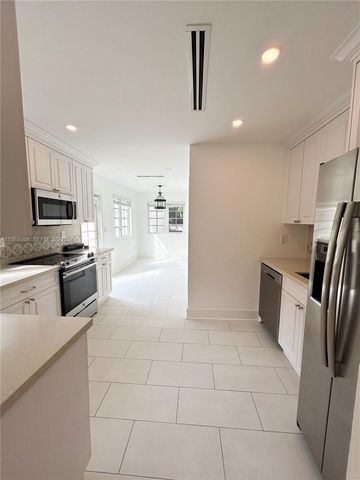 2504 Alhambra Cir 2504, Coral Gables, FL 33134