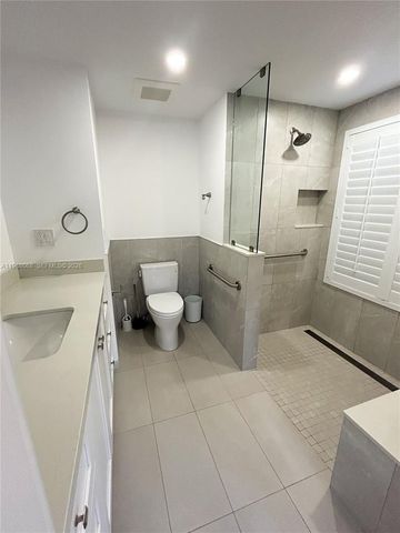 2504 Alhambra Cir 2504, Coral Gables, FL 33134