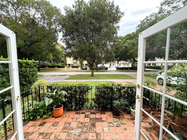 2504 Alhambra Cir 2504, Coral Gables, FL 33134