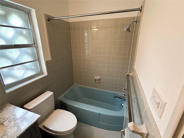 2504 Alhambra Cir 2504, Coral Gables, FL 33134