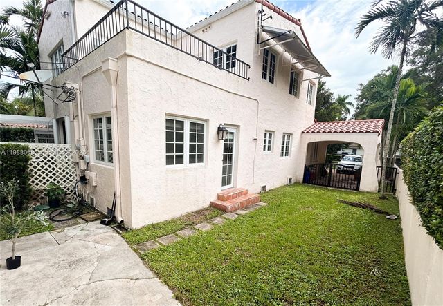 2504 Alhambra Cir 2504, Coral Gables, FL 33134