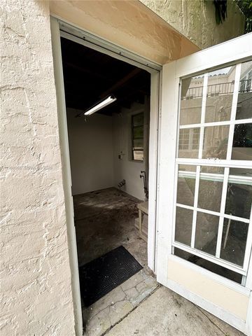 2504 Alhambra Cir 2504, Coral Gables, FL 33134