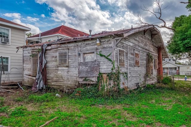 3301 Holman Street, Houston, TX 77004