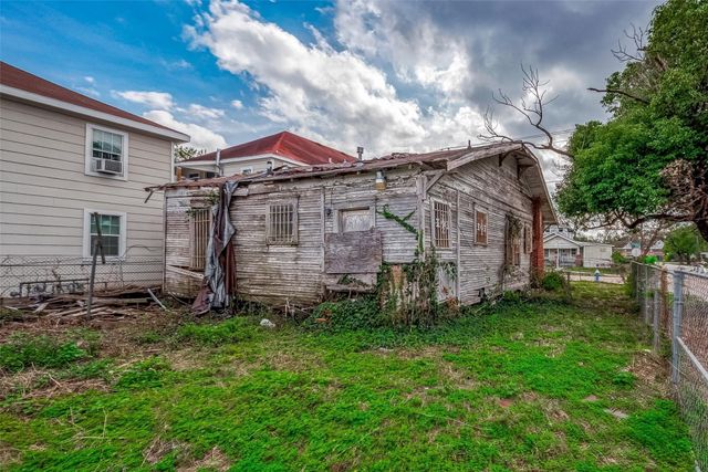 3301 Holman Street, Houston, TX 77004