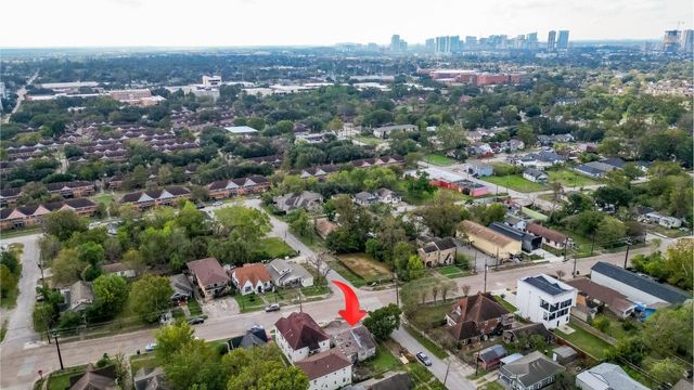 3301 Holman Street, Houston, TX 77004