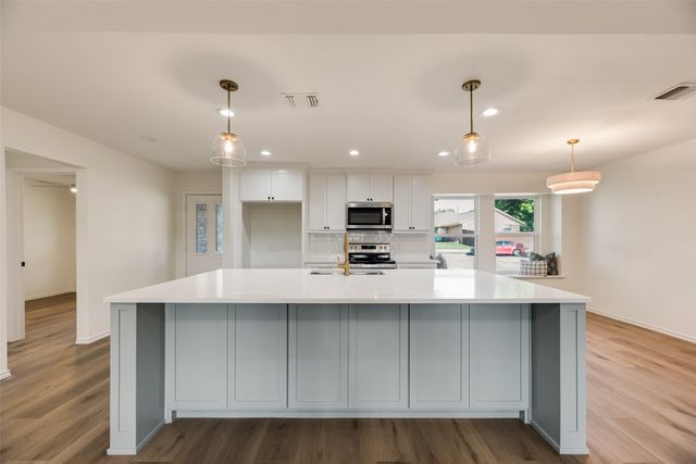 577 Bluebonnet Drive, Keller, TX 76248