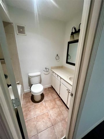 3300 Pebblebrook Drive 89, Seabrook, TX 77586