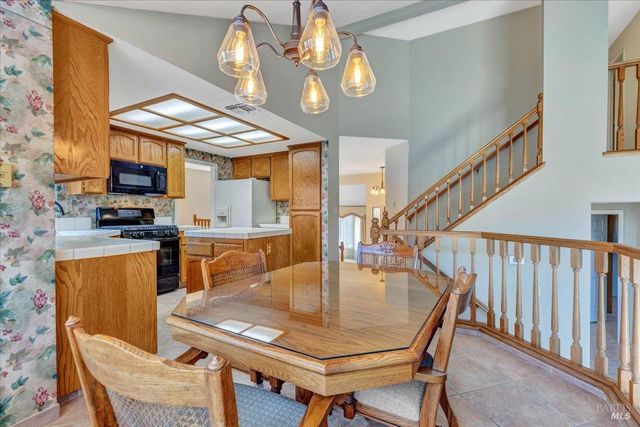 724 Chelmsford Ct, Vacaville, CA 95688