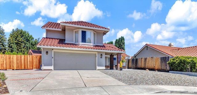 724 Chelmsford Ct, Vacaville, CA 95688