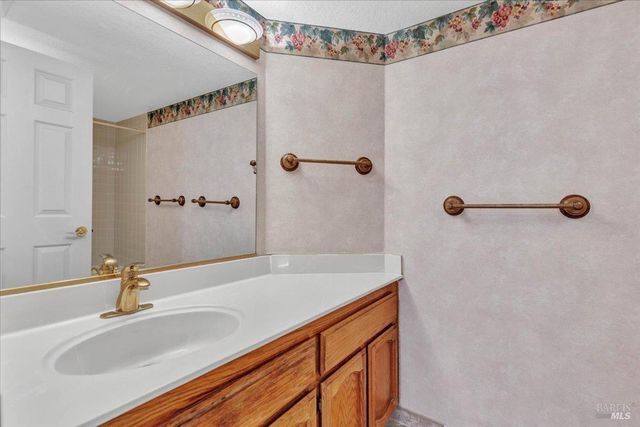 724 Chelmsford Ct, Vacaville, CA 95688