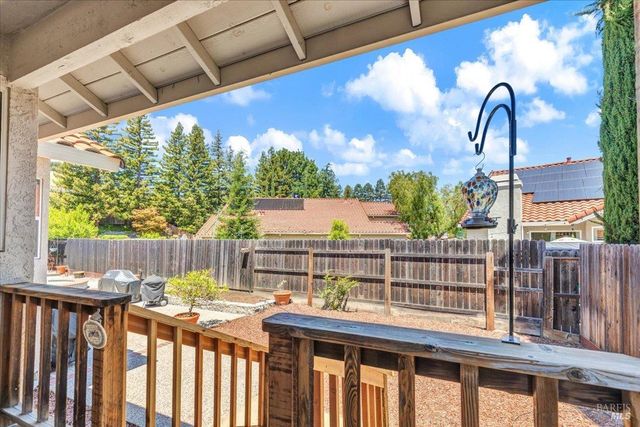 724 Chelmsford Ct, Vacaville, CA 95688