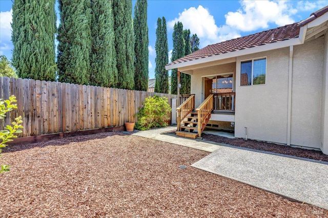 724 Chelmsford Ct, Vacaville, CA 95688