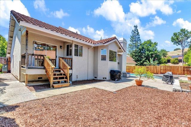 724 Chelmsford Ct, Vacaville, CA 95688