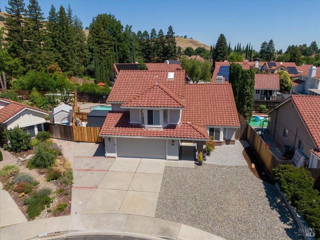724 Chelmsford Ct, Vacaville, CA 95688