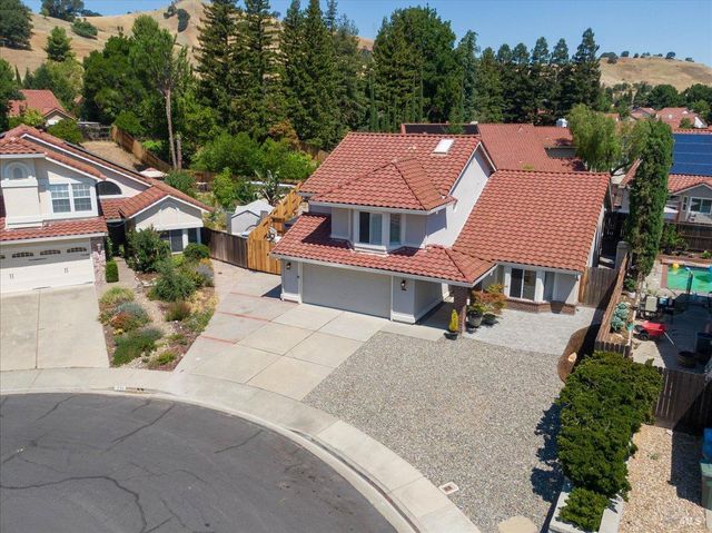 724 Chelmsford Ct, Vacaville, CA 95688