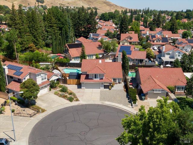 724 Chelmsford Ct, Vacaville, CA 95688