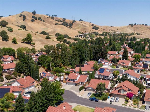 724 Chelmsford Ct, Vacaville, CA 95688