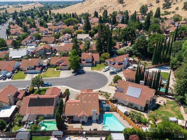 724 Chelmsford Ct, Vacaville, CA 95688