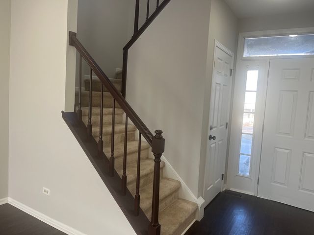 567 W PARKSIDE Drive 567, Palatine, IL 60067