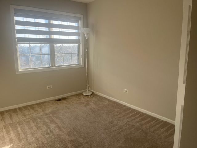 567 W PARKSIDE Drive 567, Palatine, IL 60067