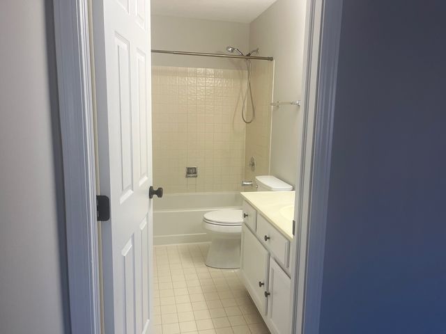 567 W PARKSIDE Drive 567, Palatine, IL 60067