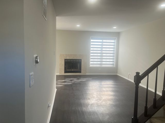 567 W PARKSIDE Drive 567, Palatine, IL 60067