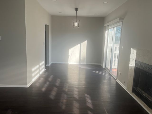 567 W PARKSIDE Drive 567, Palatine, IL 60067