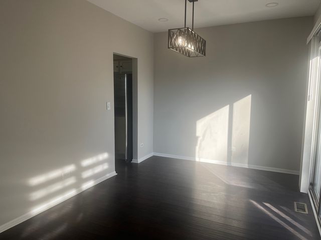 567 W PARKSIDE Drive 567, Palatine, IL 60067