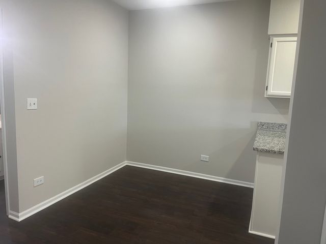 567 W PARKSIDE Drive 567, Palatine, IL 60067