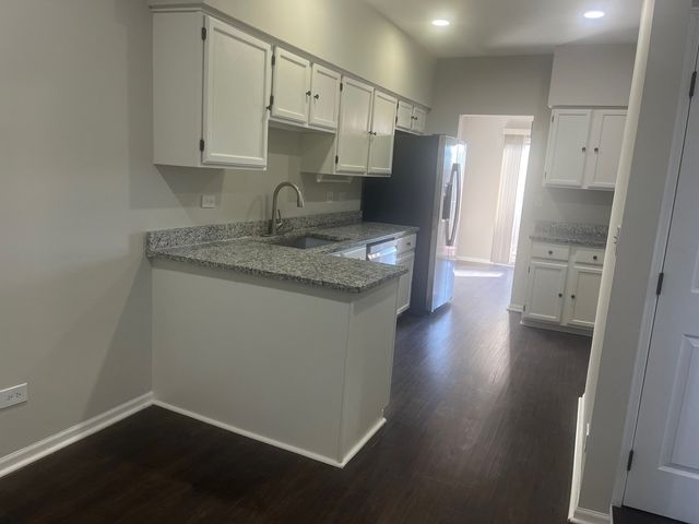 567 W PARKSIDE Drive 567, Palatine, IL 60067