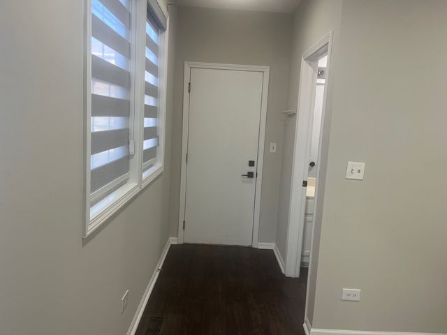 567 W PARKSIDE Drive 567, Palatine, IL 60067