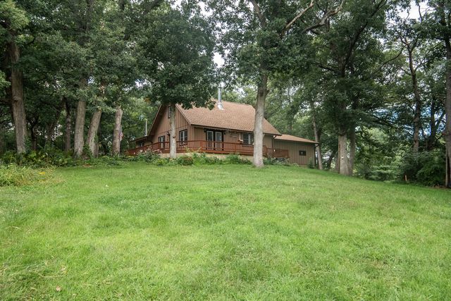 304 Wild Cherry Drive, Dixon, IL 61021