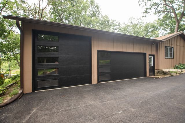 304 Wild Cherry Drive, Dixon, IL 61021