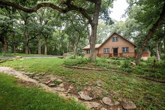 304 Wild Cherry Drive, Dixon, IL 61021