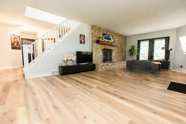 304 Wild Cherry Drive, Dixon, IL 61021