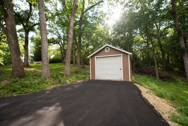 304 Wild Cherry Drive, Dixon, IL 61021