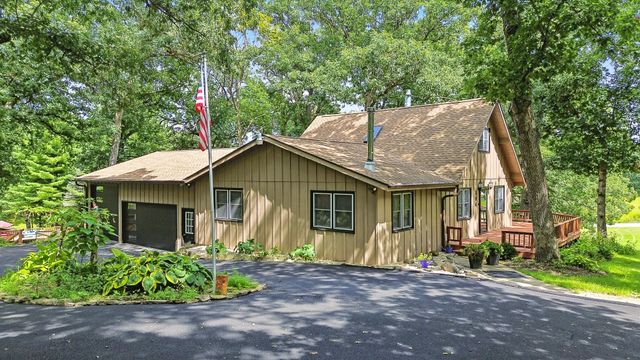 304 Wild Cherry Drive, Dixon, IL 61021