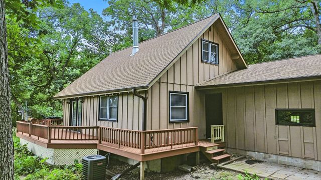 304 Wild Cherry Drive, Dixon, IL 61021