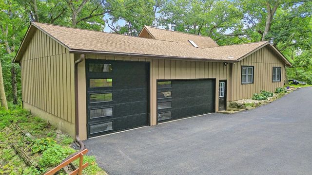 304 Wild Cherry Drive, Dixon, IL 61021