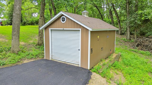 304 Wild Cherry Drive, Dixon, IL 61021