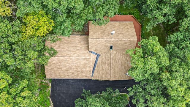 304 Wild Cherry Drive, Dixon, IL 61021