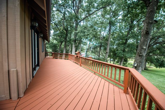 304 Wild Cherry Drive, Dixon, IL 61021