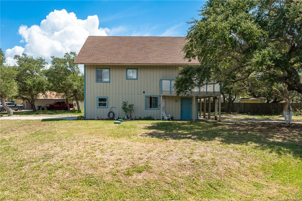 120 Retama, Rockport, TX 78382 — photo 2