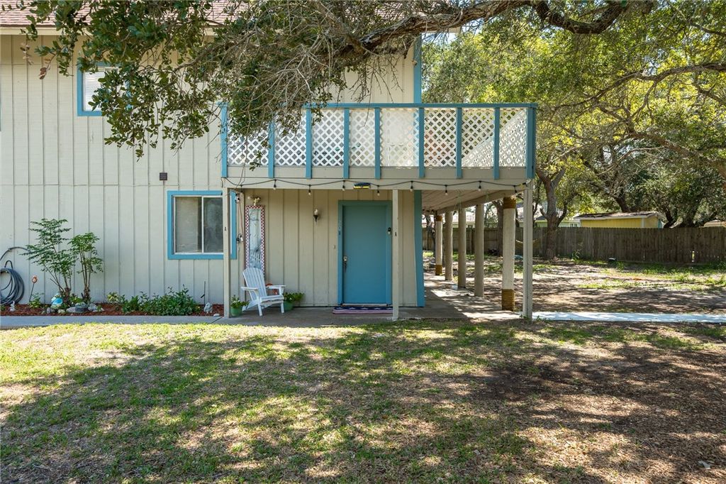 120 Retama, Rockport, TX 78382 — photo 5