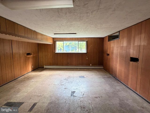 1283 COUNTRY LN, West Chester, PA 19380